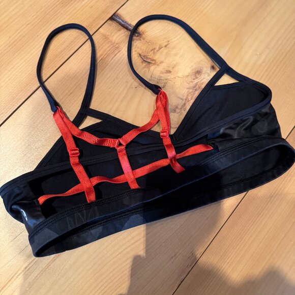 Women's Medium lululemon bra - Picture 3 of 3